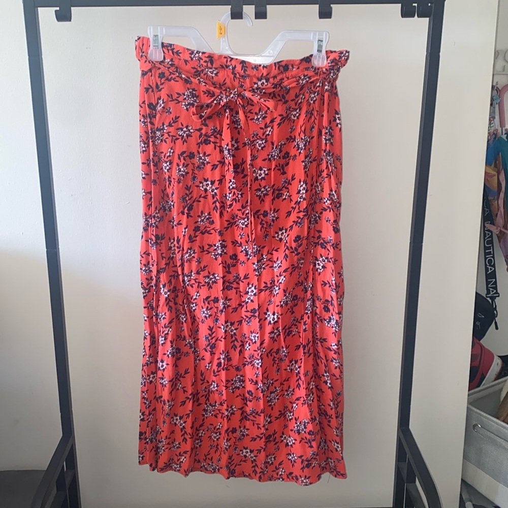 Wrap midi skirt.